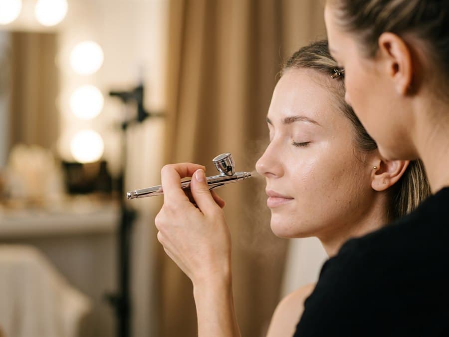 Maquillaje con aerógrafo en Esplendor Tui